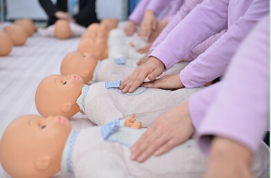 ∴我的大鸡巴被浪女孩舔硬内射了骚屄爽正在播放的视频月嫂培训班多少钱？现在月嫂职业前景怎